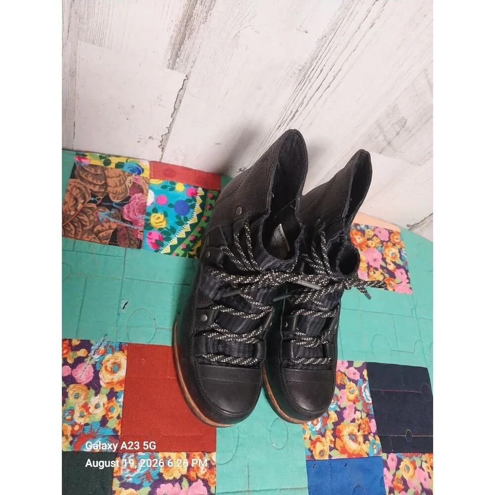SOREL Sandy NL2628 Black Leather & Nylon Hidden Wedge Lace-Up Ankle Boots Size 6